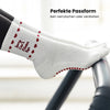Beigefarbene Pilates Socken mit rutschfesten roten Herz-Noppen und grippyglow Logo – stylische Grip Socks für sicheren Halt im Reformer Studio