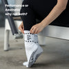 Weiße Pilates Grip Socks mit rutschfesten Noppen und dem Spruch ‚Sorry. Can’t. Pilates. Bye.‘ – bequeme Anti-Rutsch Socken für Reformer Training und Pilates Studio