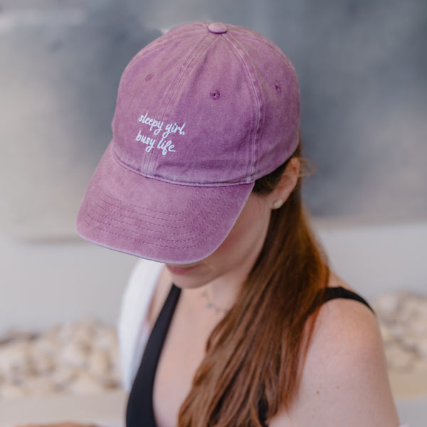 Basecap aus Baumwolle I sleepy girl, busy life I Lila