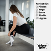 Close-Up der Pilates Socken mit schwarzem Herz und grippyglow Noppensohle – Reformer-ready, rutschfest und ästhetisch