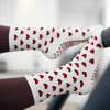 Rutschfeste Pilates Socken in Beige mit roten Herzen – stilvolles Design für sicheren Halt beim Reformer Training
